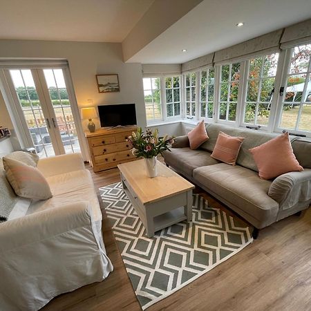 ピーターズフィールドGarden Flat Near Goodwood With Stunning Viewsアパートメント エクステリア 写真