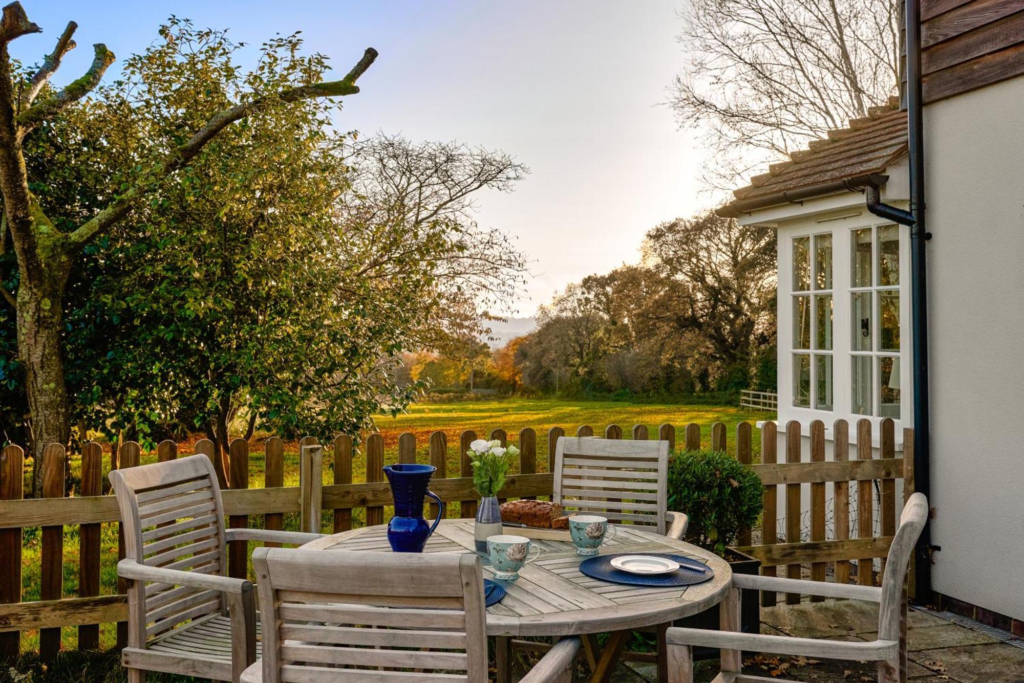 ピーターズフィールドGarden Flat Near Goodwood With Stunning Viewsアパートメント エクステリア 写真
